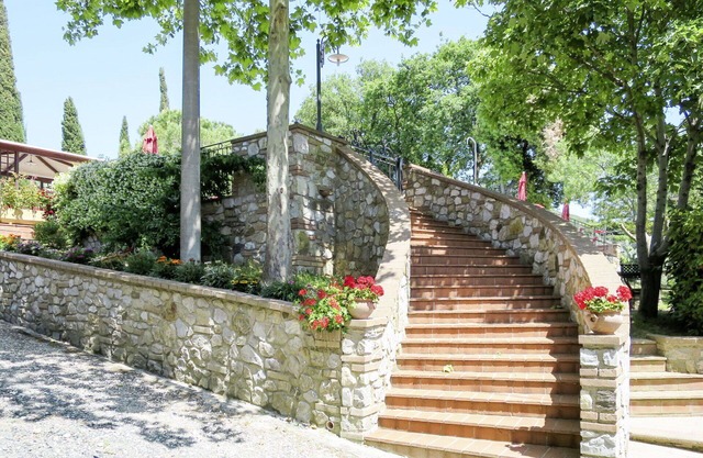Lovely apartment for 5 people with pool, WIFI, TV, terrace and pets allowed