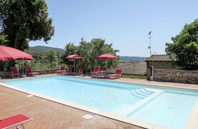 Lovely apartment for 6 guests with pool, WIFI, TV, terrace and pets allowed