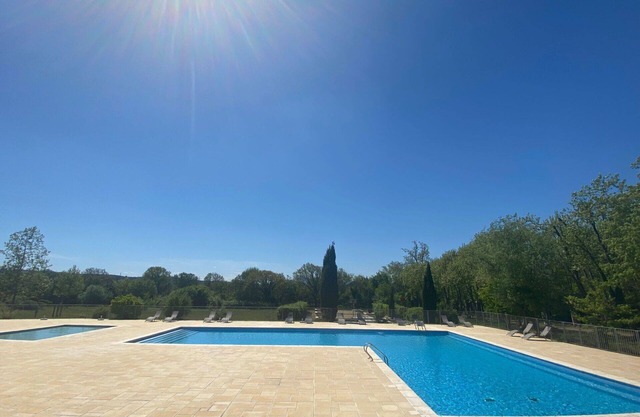 Lovely apartment for 2 people with WIFI, pool, TV, terrace and pets allowed