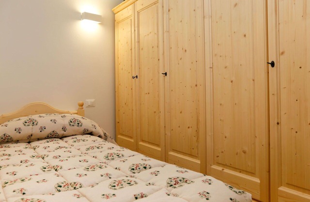 Lovely apartment for 3 guests with WIFI, TV, patio and pets allowed