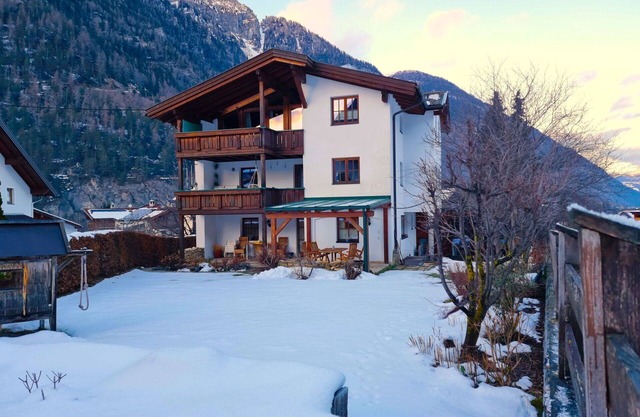 Lovely apartment for 4 guests with WIFI, TV, terrace and panoramic view