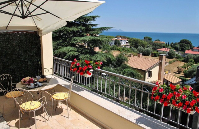 Lovely apartment for 4 guests with A/C, WIFI, TV, terrace and pets allowed