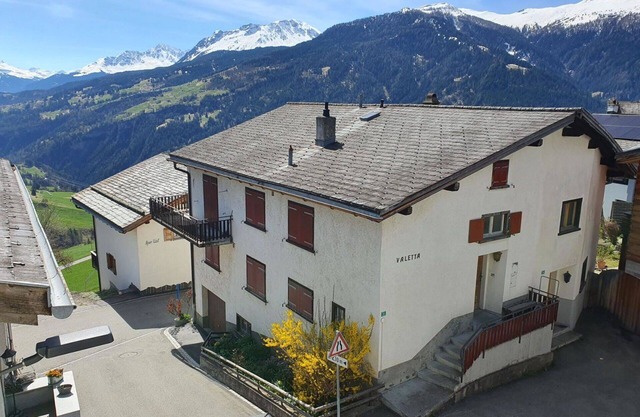 Lovely apartment for 5 people with WIFI, balcony and pets allowed