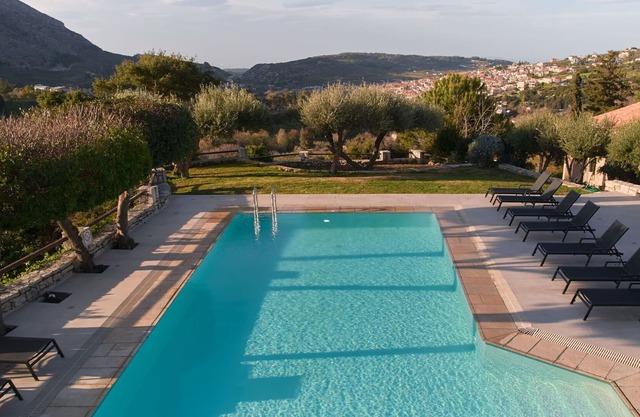 Lovely apartment for 6 people with A/C, hot tub, WIFI, pool, TV, terrace, panoramic view and par...