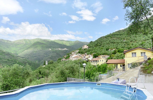 Lovely apartment for 6 guests with pool, TV, terrace, pets allowed and panoramic view