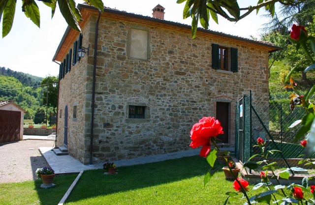 Lovely apartment for 7 guests with WIFI and TV, close to Arezzo