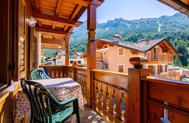 Lovely apartment for 8 guests with WIFI, TV and balcony