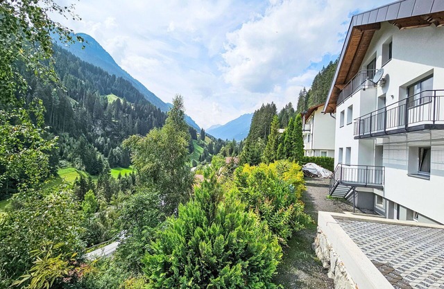Lovely apartment for 8 people with WIFI and TV
