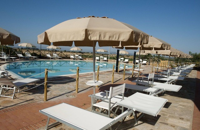 Lovely apartment for 6 guests with pool, A/C, TV, patio and panoramic view