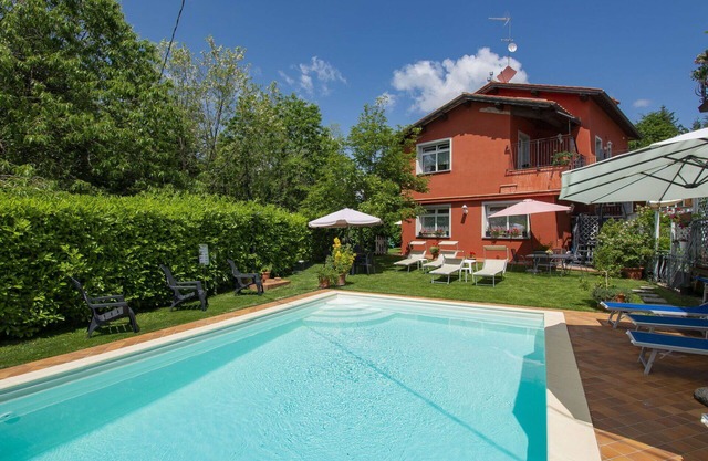 Lovely apartment for 8 guests with pool, WIFI, TV, terrace and pets allowed