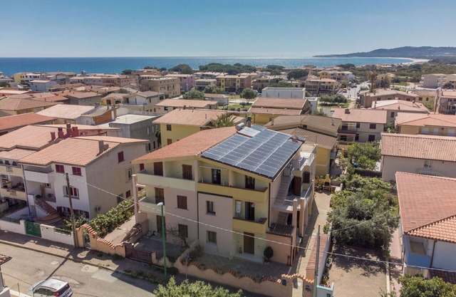 Lovely apartment for 4 guests with A/C, WIFI, TV and balcony