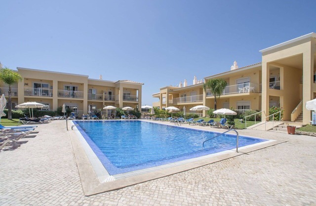 Lovely apartment for 2 people with WIFI, A/C, pool, TV, terrace and parking
