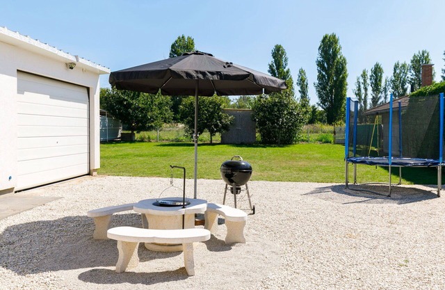 Lovely apartment for 5 guests with WIFI, A/C, TV and balcony