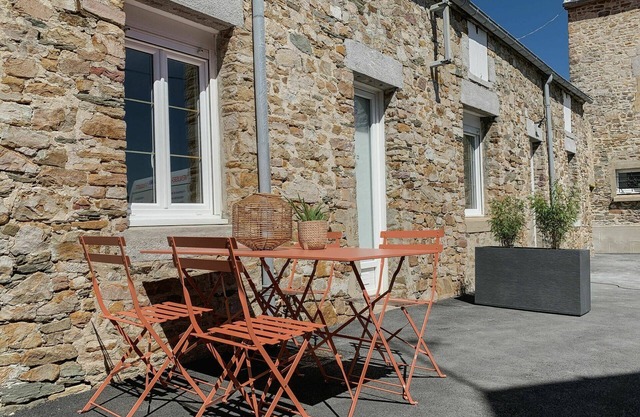 Lovely apartment in villa for 4 guests with WIFI and pets allowed