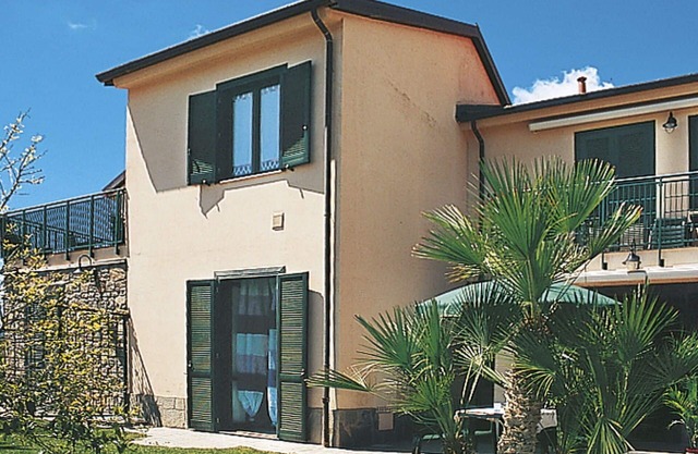 Lovely apartment for 6 people with WIFI, pool, TV, terrace and pets allowed