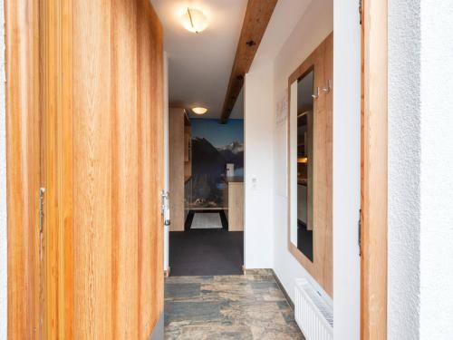 Lovely Apartment with Sauna, Ski Storage, Pool, Terrace
