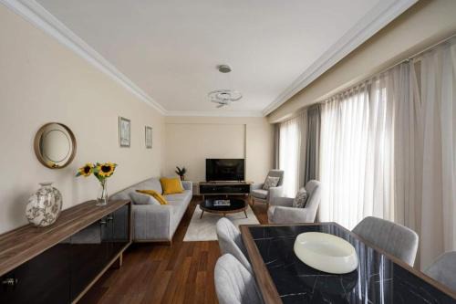 Lovely Bright Central Modern 1bed1bath! #159