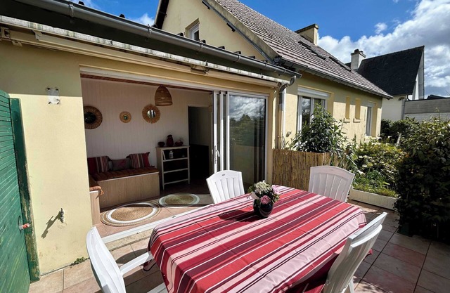 Lovely family house near the sea for 8