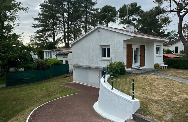 Lovely family home between dunes and forest close to town center & sea