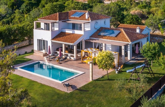 Lovely home in Dubrava kod Sibenika