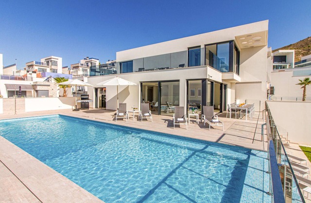 Lovely home in Finestrat with WiFi