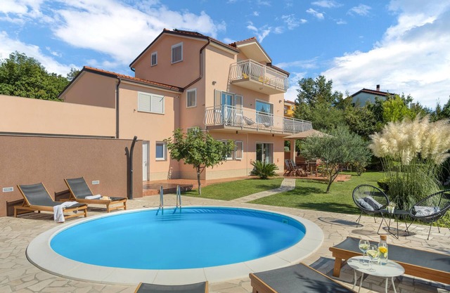 Lovely home in Jadranovo with WiFi