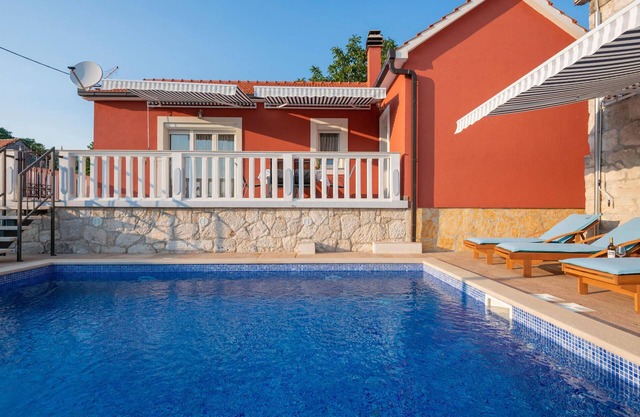 Lovely home in Kresevo with WiFi