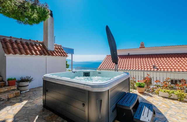 Lovely home in Marusici with kitchen