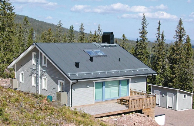 Lovely home in Sörsjön with sauna