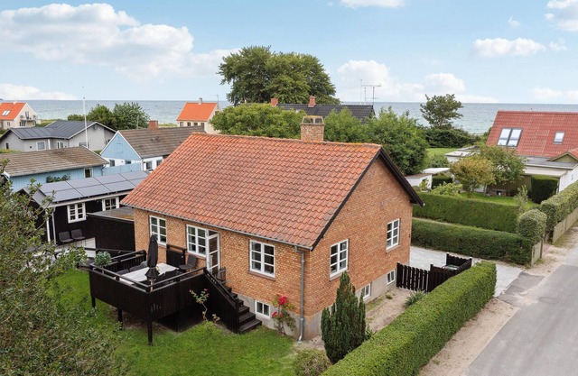Lovely home in Samsø with WiFi