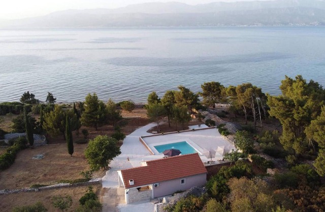 Lovely home in Supetar