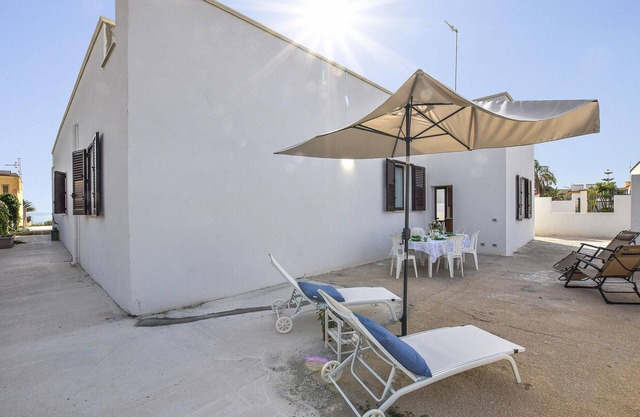 Lovely home in Triscina with WiFi