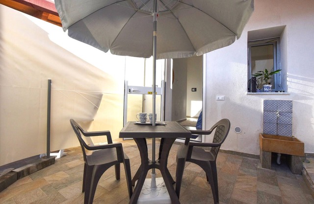 Lovely home in Isola delle femmine with WiFi