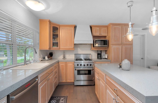 Lovely Home near Redondo Beach, Bright & Spacious