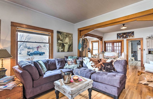 Lovely Montrose Home w/Yard: Walk to Dtwn & Park!