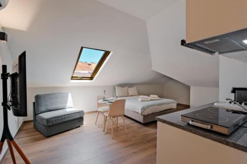 Lovely studio fully equipped near subway N10 - Shared bathroom with another Studio