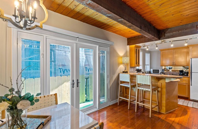 Lovely two-story condo with beachfront access, ocean views & washer/dryer