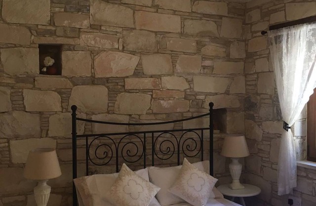 Lovingly restored, 2 bedroom stone village house offering peace and tranquillity
