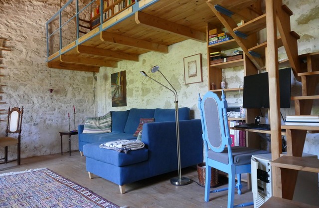 Lovingly restored and spacious natural stone house with pleasant summer coolness