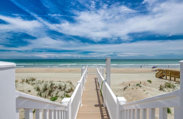 Low Tide Too-Stunning Oceanfront Home