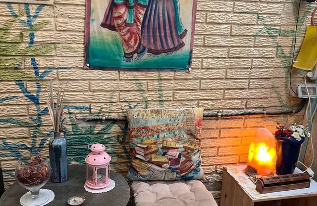 Lowest Place on Earth B&B Private Cosy Double Room Shared Bathroom and Kitchennn