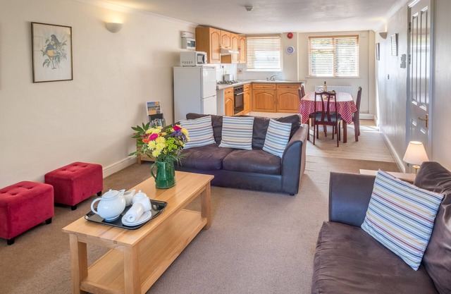 Luccombe Villa Holiday Apartments - The Warren apartment