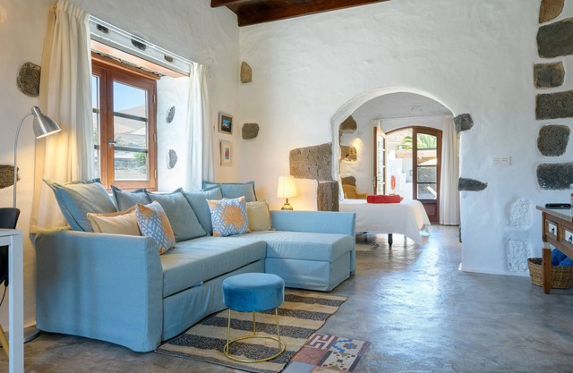 Luciana, La Casa del Medianero