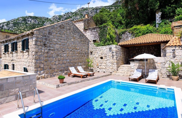 Luciana - Two Bedroom Villa, Sleeps 4