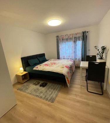 Luis Zimmer Wohnung Rüsselsheim O1