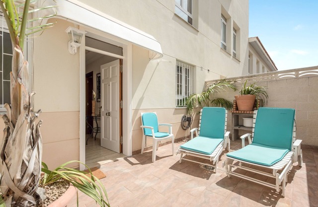 Luminous and spacious house with terrace. Wifi available.