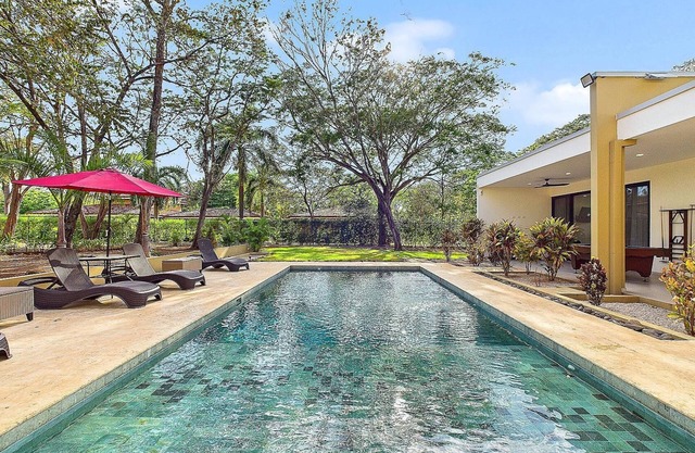 Luna Piena – 4 BR house, with private pool