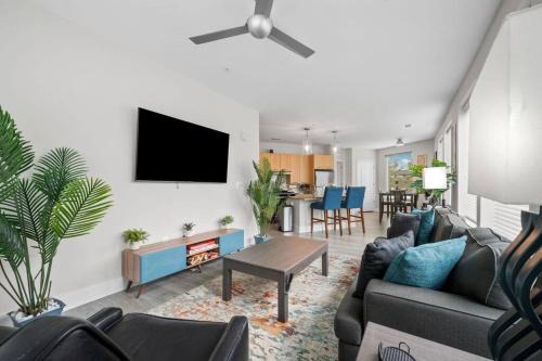 Lux 3BR Near Truist Park & Mall