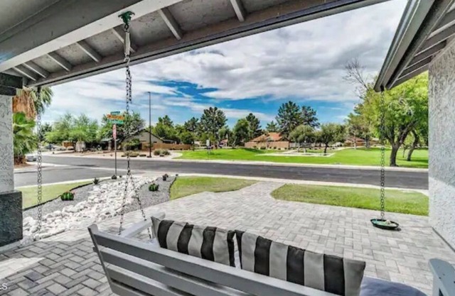 Lux Home Near Downtown Gilbert and Chandler-4 Bdrm w/Pool Table-Pool-Park