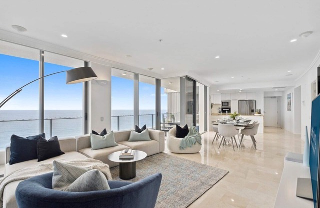Luxe 3 Bd Beachfront Broadbeach, Pool,Gym,Sauna